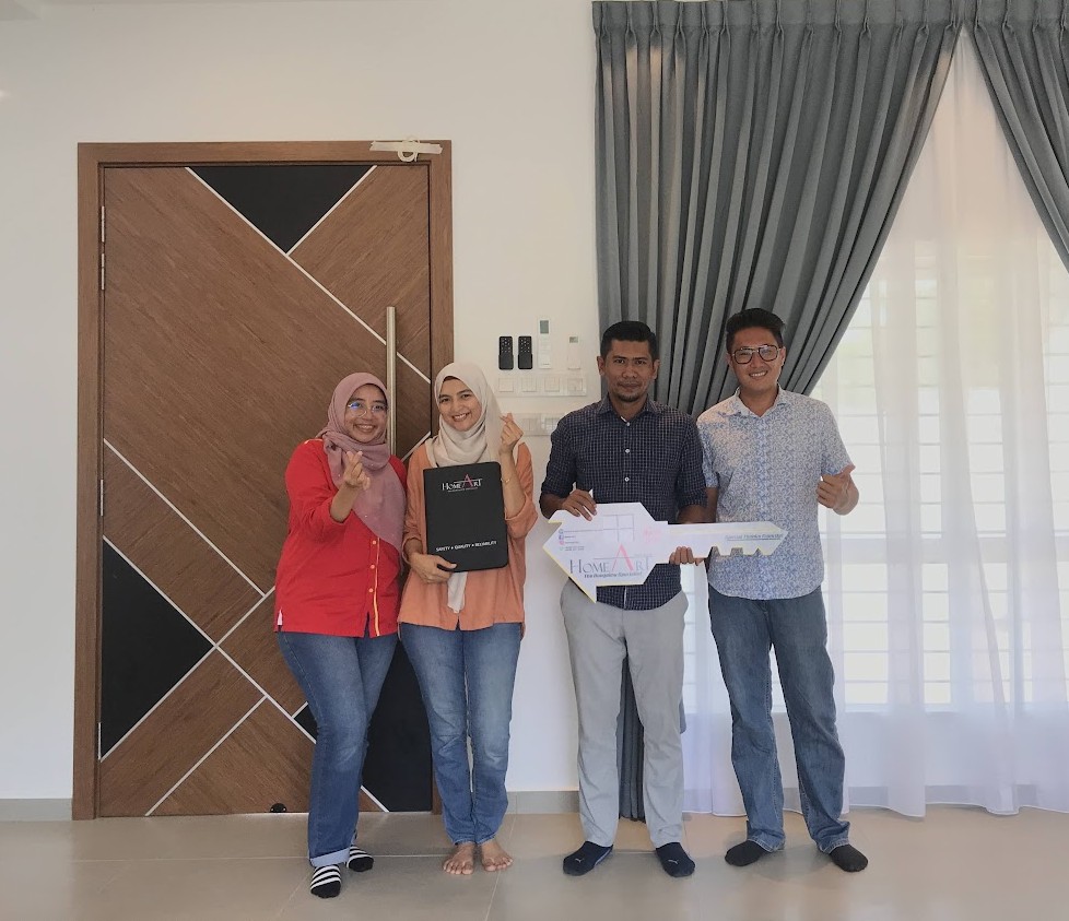 <b>En. Hafiz Husni & Pn. Fatin</b><br>(Sg. Merab, Sepang)
