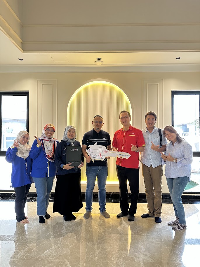 <b>En. Kamarul & Pn. Rashidah</b><br>(Setia Mayuri, Semenyih)