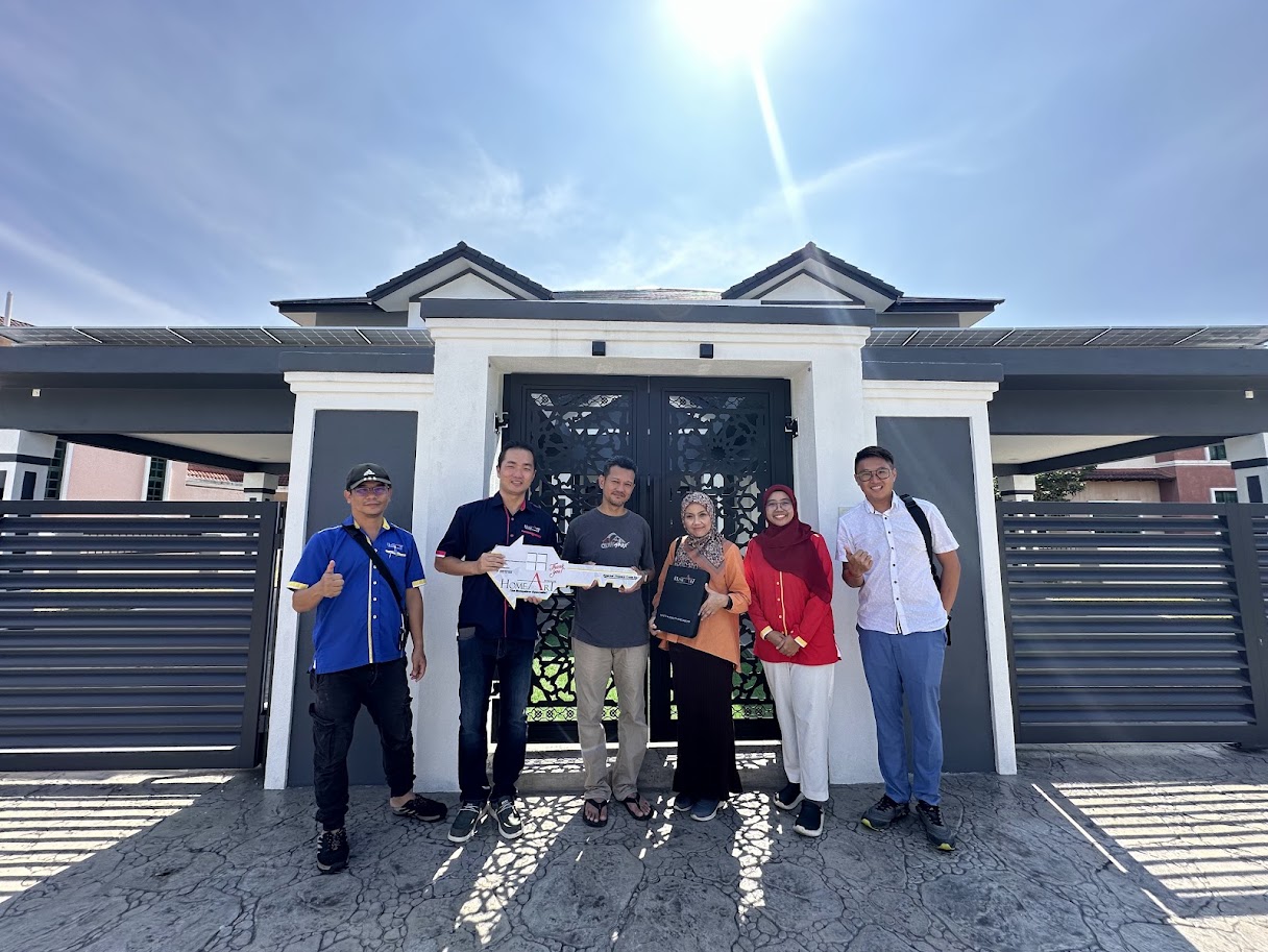 <b>En. Ramzi & Pn. Aton</b><br>(Kota Warisan, Sepang)