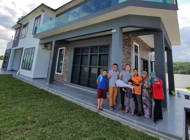 <b>En. Shahrin & Pn. Suzana</b><br>(Salak Tinggi, Sepang)